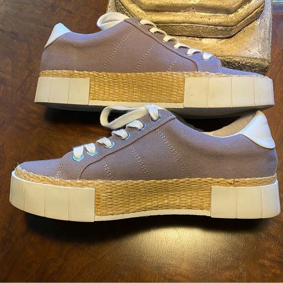 Like new Dolce Vita YaYa Gray Canvas Platform Sneaker size 8 - Picture 5 of 9
